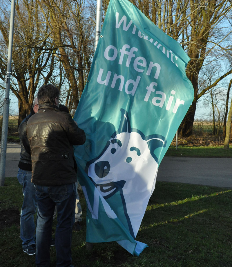 WOF Fahne hissen